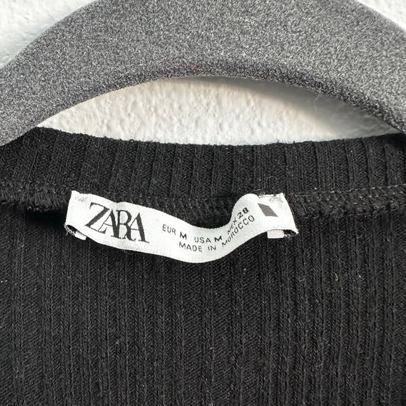 Zara Ribbed Black Top with Ruffle Shoulders - Picture 2 of 2